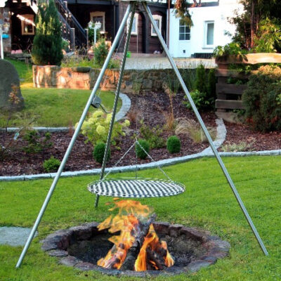 Dreibein mit höhenverstellbarem Hängegrillrost 55 cm